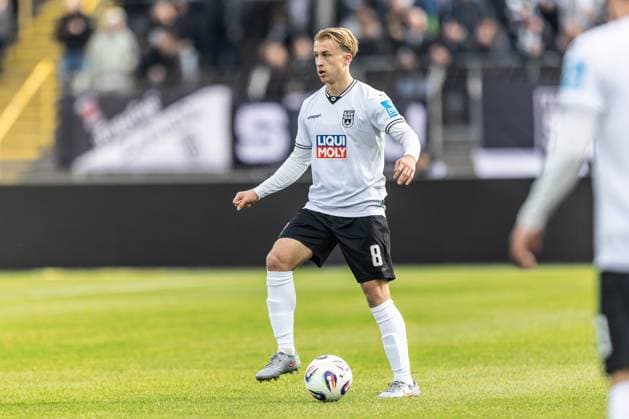 Football, Season 2025 2026, 3 Liga, Donaustadion Ulm, 11 Matchday, SSV Ulm 1846 Football FC Energie Cottbus, 19 10 2025 19 10 2025, Football, Season 2025 2026, 3 Liga, Donaustadion Ulm, 11 Matchday, SSV Ulm 1846 Football FC Energie Cottbus, cropped single image 8 Ben Westermeier SSV Ulm 1846 Football Photo Lucca Fundel Ulm Donaustadion Baden Württemberg Germany
