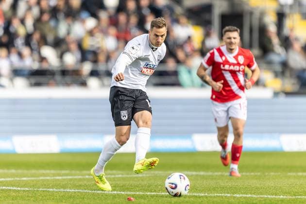 Football, Season 2025 2026, 3 Liga, Donaustadion Ulm, 11 Matchday, SSV Ulm 1846 Soccer FC Energie Cottbus, 19 10 2025 19 10 2025, Football, Season 2025 2026, 3 Liga, Donaustadion Ulm, 11 Matchday, SSV Ulm 1846 Soccer FC Energie Cottbus, 14 Dennis Dressel SSV Ulm 1846 Soccer cropped single image photo Lucca Fundel Ulm Donaustadion Baden Württemberg Germany