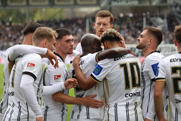 19 10 2025, Soccer, Men, 2 Bundesliga, Season 2025 2026, SV 07 Elversberg SpVgg Greuther Fürth, Goal celebration to 1 0, Goalscorer Bambase Conte SV 07 Elversberg Elversberg Ursapharm Arena an der Kaiserlinde Saarland Germany EN Copyright: xSebastianxBachx