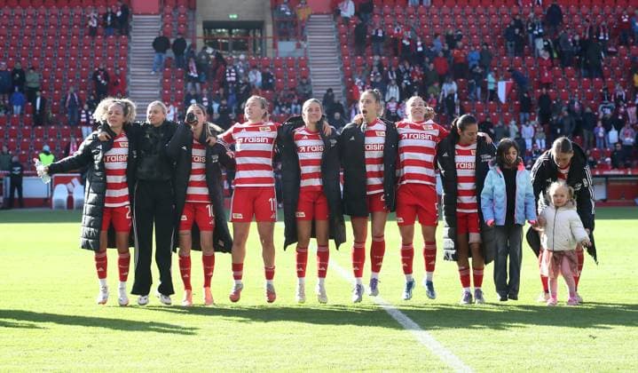 Union womens team celebrates 5 0 victory in front of the fans Joy Emotion Cheering after the end of the match Sport Football Soccer Women Womens Bundesliga 7 Matchday Season 2025 2026 19 10 2025 1 FC Union Berlin vs RB Leipzig RBL DFL regulations prohibit any use of photographs as image sequences and or quasi video