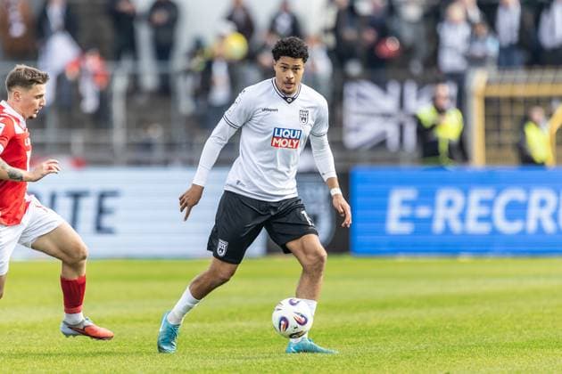Football, Season 2025 2026, 3 Liga, Donaustadion Ulm, 11 Matchday, SSV Ulm 1846 Football FC Energie Cottbus, 19 10 2025 19 10 2025, Football, Season 2025 2026, 3 Liga, Donaustadion Ulm, 11 Matchday, SSV Ulm 1846 Football FC Energie Cottbus, 15 David Jonas SSV Ulm 1846 Football Photo Lucca Fundel Ulm Donaustadion Baden Württemberg Germany