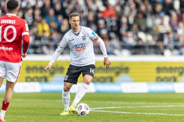 Football, Season 2025 2026, 3 Liga, Donaustadion Ulm, 11 Matchday, SSV Ulm 1846 Football FC Energie Cottbus, 19 10 2025 19 10 2025, Football, Season 2025 2026, 3 Liga, Donaustadion Ulm, 11 Matchday, SSV Ulm 1846 Football FC Energie Cottbus, 14 Dennis Dressel SSV Ulm 1846 Football Photo Lucca Fundel Ulm Donaustadion Baden Württemberg Germany