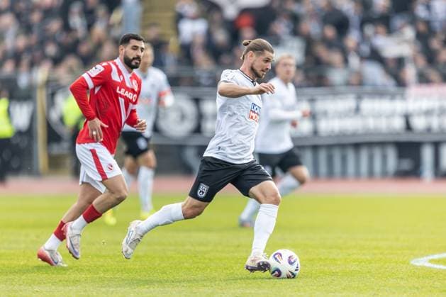 Football, Season 2025 2026, 3 Liga, Donaustadion Ulm, 11 Matchday, SSV Ulm 1846 Football FC Energie Cottbus, 19 10 2025 19 10 2025, Football, Season 2025 2026, 3 Liga, Donaustadion Ulm, 11 Matchday, SSV Ulm 1846 Football FC Energie Cottbus, 11 Dennis Chessa SSV Ulm 1846 Football Photo Lucca Fundel Ulm Donaustadion Baden Württemberg Germany