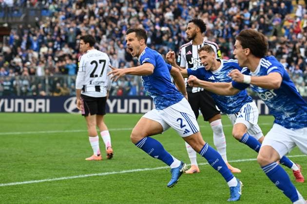 KEMPF MARC OLIVER (Como 1907) celebrating his gaol during Como 1907 vs Juventus FC, Italian soccer Serie A match in Como, Italy, October 19 2025  Copyright: xGianlucaxRicci IPAxSportx xipa-agency.netx xx IPA_66804489 IPA_Agency_IPA66804489