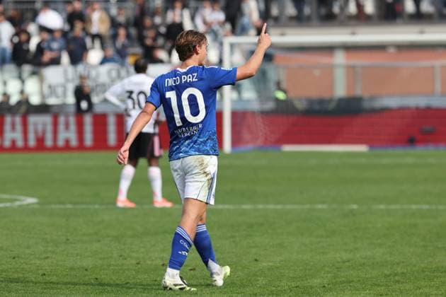 ComoÕs ComoÕs Nico Paz celebrate during the Serie A soccer match between Como and Juventus at the Giuseppe Sinigaglia stadium in Como, north Italy - October 19, 2025 - Soccer.  Copyright: xAntonioxSaiai LaPressex