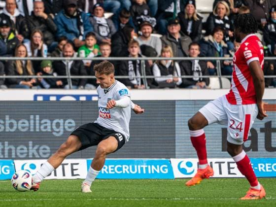 Max Scholze SSV Ulm 1846, 28 hits a cross, Anderson Lucoqui FC Energie Cottbus, 24 cannot intervene, GER, SSV Ulm 1846 vs SV Elversberg, Football, DFB Pokal, 1 round, 2025 2026 season, 17 08 2025, DFB DFL regulations prohibit any use of photographs as image sequences and or quasi video GER, SSV Ulm 1846 vs SV Elversberg, Football, DFB Pokal, 2025 2026 season, 17 08 2025 Ulm Copyright: xMichaelxSchmidt Eibner-Pressefotx EP_MST