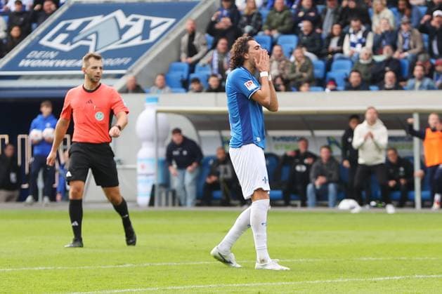 19 10 2025, xtvx, Fussball 2 Bundesliga, SV Darmstadt 98 1 FC Magdeburg v l Fraser Hornby SV Darmstadt 98 enttaeuscht, enttaeuscht schauend, dissapointed DFL DFB REGULATIONS PROHIBIT ANY USE OF PHOTOGRAPHS as IMAGE SEQUENCES and or QUASI VIDEO Darmstadt