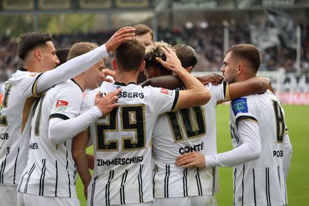 19 10 2025, Soccer, Men, 2 Bundesliga, Season 2025 2026, SV 07 Elversberg SpVgg Greuther Fürth, Goal celebration to 1 0, Goalscorer Bambase Conte SV 07 Elversberg Elversberg Ursapharm Arena an der Kaiserlinde Saarland Germany EN Copyright: xSebastianxBachx