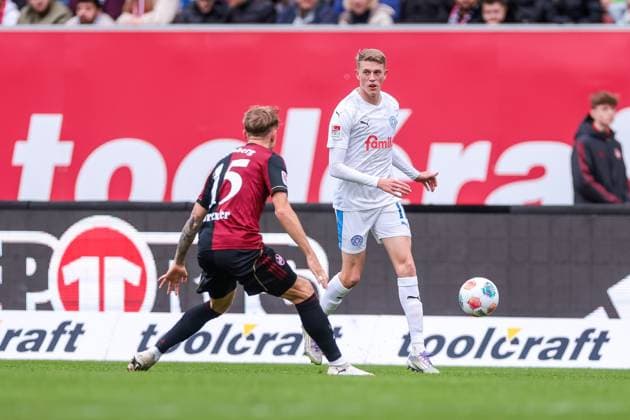 19 10 2025, 2 Bundesliga, Matchday 9, 1 FC Nürnberg Holstein Kiel, f l Tim Drexler 1 FC Nürnberg , Alexander Bernhardsson Holstein Kiel , Nürnberg Max Morlock Stadion Bayern Germany xRHR PHOTO DEx Copyright: DennisxEwert RHR-FOTOx RHR-FOTO DE