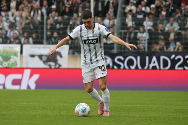 19 10 2025, xmohx, Soccer 2 Bundesliga, SV Elversberg SpVgg Greuther Fuerth v l Felix Keidel SV Elversberg DFL DFB REGULATIONS PROHIBIT ANY USE OF PHOTOGRAPHS as IMAGE SEQUENCES and or QUASI VIDEO Elversberg