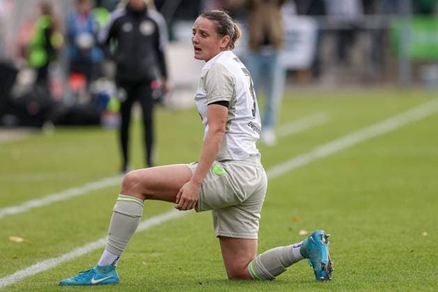 Verena Wieder SV Werder Bremen, 31 looking disappointed, disappointment, THE DFB GUIDELINES PROHIBIT ANY USE OF PHOTOGRAPHS AS IMAGE SEQUENCES AND OR QUASI VIDEO DFB REGULATIONS PROHIBIT ANY USE OF PHOTOGRAPHS AS IMAGE SEQUENCES AND OR QUASI VIDEO , 19 10 2025, Frankfurt am Main Germany , Football, Google Pixel Women Bundesliga, Eintracht Frankfurt SV Werder Bremen xobx