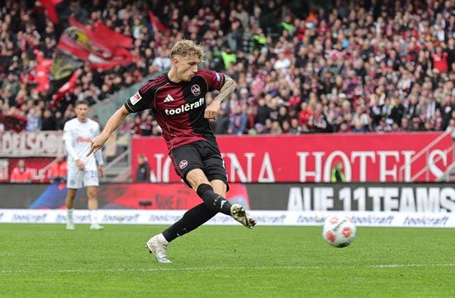 19 10 2025 Soccer Season 2025 2026 2 Soccer Bundesliga 09 Matchday 1 FC Nürnberg FCN Club KSV Holstein Kiel Storks Sportfoto Zink DaMa xdaxmax DFL regulations prohibit any use of photographs as image sequences and or quasi video only for editorial use Tim Drexler 15, 1 FC Nürnberg FCN with shot on goal