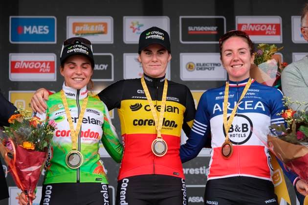 Telenet Superprestige 2025-2026 Ruddervoorde RUDDERVOORDE, BELGIUM - OCTOBER 19 : Casasola Sara (ITA) of Crelan - Corendon, Norbert Riberolle Marion (BEL) of Crelan - Corendon and FOUQUENET Amandine FRA ARKEA - B&B HOTELS WOMAN pictured during the podium ceremony of the 1st leg of the Ruddervoorde Telenet Superprestige 2025-2026 a cyclocross race for Women Elite on October 19, 2025 in Ruddervoorde, Belgium, 19 10 2025 ( Ruddervoorde Belgium  Copyright: xGiannixBarbieuxx