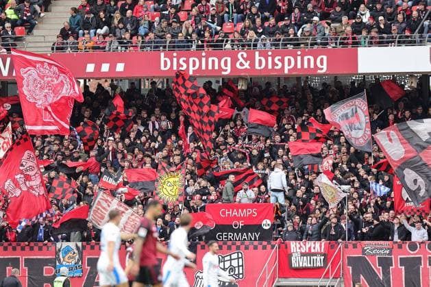 19 10 2025 Soccer Season 2025 2026 2 Soccer Bundesliga 09 Matchday 1 FC Nürnberg FCN Club KSV Holstein Kiel Störche Sportfoto Zink DaMa xdaxmax DFL regulations prohibit any use of photographs as image sequences and or quasi video only for editorial use spectators audience fans of FCN cheer on team team
