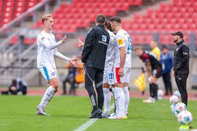 19 10 2025, 2 Bundesliga, Matchday 9, 1 FC Nürnberg Holstein Kiel, f l Kasper Davidsen Holstein Kiel , Stefan Schwab Holstein Kiel , Marcus Müller Holstein Kiel , Nürnberg Max Morlock Stadion Bayern Germany xRHR PHOTO DEx Copyright: DennisxEwert RHR-FOTOx RHR-FOTO DE