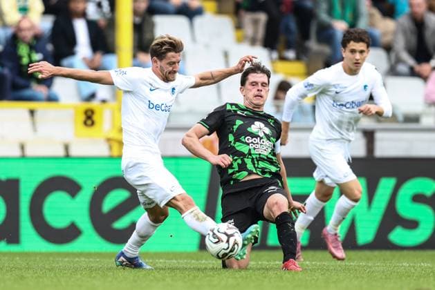 Genk s Patrik Hrosovsky and Cercle s Hannes Van der Bruggen fight for the ball during a soccer match between Cercle Brugge and KRC Genk, Sunday 19 October 2025 in Brugge, on day 11 of the 2025-2026 Jupiler Pro League first division of the Belgian championship. BRUNOxFAHY  x137287095x