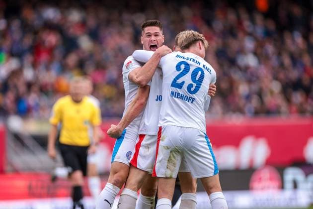 19 10 2025, 2 Bundesliga, Matchday 9, 1 FC Nürnberg Holstein Kiel, Marcus Müller Holstein Kiel celebrates the goal to 1 1 by Carl Johansson Holstein Kiel , Nürnberg Max Morlock Stadion Bayern Germany xRHR PHOTO DEx Copyright: DennisxEwert RHR-FOTOx RHR-FOTO DE