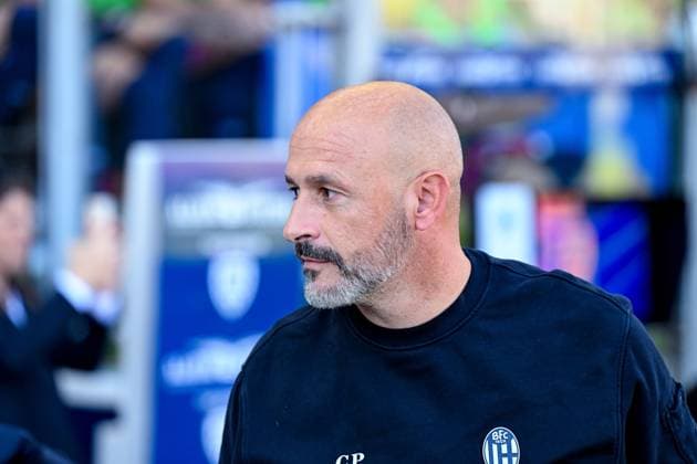 Bologna s coach Vincenzo Italiano during the Serie A Enilive soccer match between Cagliari Calcio and Bologna at the Unipol Domus in Cagliari, Sardinia - Sunday, 19 october 2025. - Soccer  Copyright: x Â®xGianlucaxZuddas LaPressex