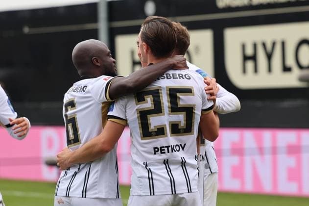 19 10 2025, Soccer, Men, 2 Bundesliga, Season 2025 2026, SV 07 Elversberg SpVgg Greuther Fürth, Goal celebration to 3 0, Goalscorer Younes Ebnoutalib SV 07 Elversberg Elversberg Ursapharm Arena an der Kaiserlinde Saarland Germany EN Copyright: xSebastianxBachx