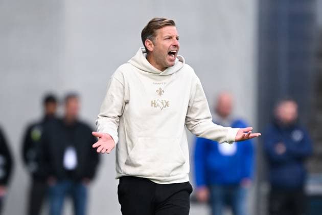 Florian Kohfeldt SV Darmstadt 1898, Coach gestures, GER, SV Darmstadt 98 vs 1 FC Magdeburg Football, 2 Bundesliga, Matchday 9, Season 2025 2026, 19 10 2025 DFL REGULATIONS PROHIBIT ANY USE OF PHOTOGRAPHS AS IMAGE SEQUENCES AND OR QUASI VIDEO GER, SV Darmstadt 98 vs 1 FC Magdeburg Football, 2 Bundesliga, Matchday 9, Season 2025 2026, 19 10 2025 Darmstadt Copyright: xEibner-Pressefoto FlorianxWiegandx EP_FWD