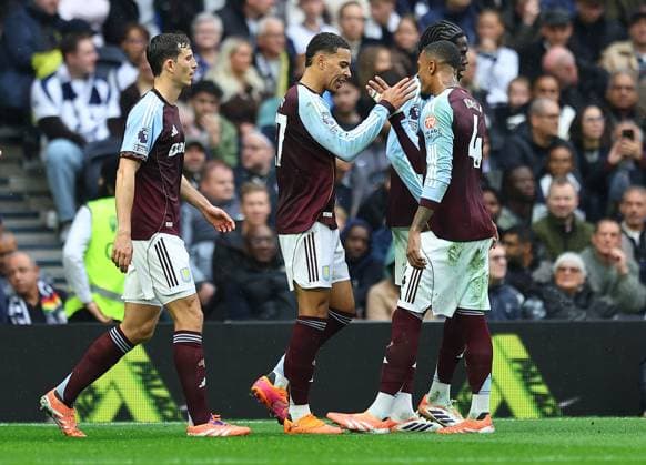 Morgan Rogers of Aston Villa celebrates scoring their sides first goal with team-mates Tottenham Hotspur v Aston Villa, Premier League, Football, Tottenham Hotspur Stadium, London, UK - 19 Oct 2025London Tottenham Hotspur Stadium United Kingdom EDITORIAL USE ONLY No use with unauthorised audio, video, data, fixture lists, club league logos or live services. Online in-match use limited to 120 images, no video emulation. No use in betting, games or single club league player publications. Copyright: xMichaelxZemanek Shutterstockx 15545865o