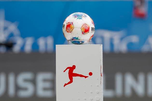 Match ball, DFL, Derbystar , Germany, Football, 1 Bundesliga, Matchday 7, 2025 2026, SC Freiburg vs Eintracht Frankfurt, 19 10 2025, Europa Park Stadion, Freiburg im Breisgau, Germany Freiburg im Breisgau Europa Park Stadion Baden Württemberg Germany Copyright: xGrantxHubbsx