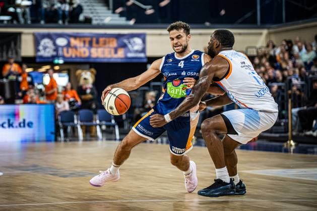 Rostock, Germany October 19, 2025 1 BBL 2025 2026 Rostock Seawolves vs Science City Jena Pictured from left in a duel Elias Baggette ROSTOCK SEAWOLVES and Naz Bohannon Science City Jena Copyright: xFotostandx xVoelkerx