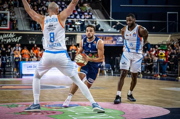 Rostock, Germany October 19, 2025 1 BBL 2025 2026 Rostock Seawolves vs Science City Jena In the picture from left Robin Christen Science City Jena ,Elias Baggette ROSTOCK SEAWOLVES and Naz Bohannon Science City Jena Copyright: xFotostandx xVoelkerx