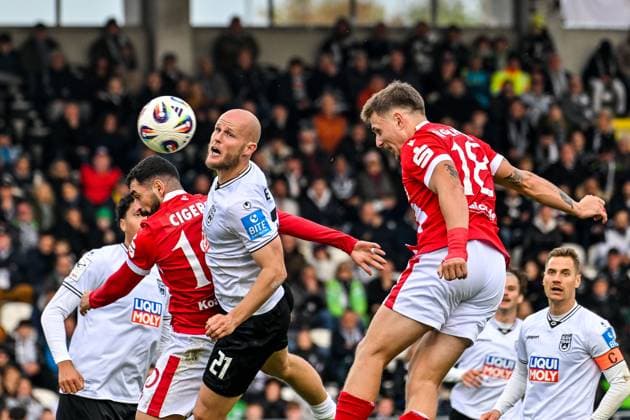 GER, 3 Liga, SSV Ulm 1846 vs FC Energie Cottbus 19 10 2025, Donaustadion, Ulm, GER, 3 Liga, SSV Ulm 1846 vs FC Energie Cottbus, in picture Goal to 1 2 by Erik Engelhardt Cottbus, 18 , Marcel Seegert SSV Ulm, 21 , Dennis Dressel SSV Ulm, 14 nordphotoxGmbHx xHafner nph00200