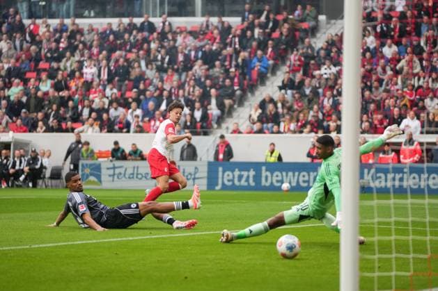 1 Bundesliga SC Freiburg vs Eintracht Frankfurt, 19 10 2025 Derry Scherhant SC Freiburg, 7 scoring his goal to make it 1 0 1 Bundesliga SC Freiburg vs Eintracht Frankfurt, Europa Park Stadion, 19 10 2025 DFB DFL REGULATIONS PROHIBIT ANY USE OF PHOTOGRAPHS AS IMAGE SEQUENCES AND OR QUASI VIDEO Copyright: xBEAUTIFULxSPORTS Boscox