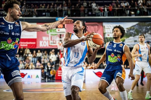 Rostock, Germany October 19, 2025 1 BBL 2025 2026 Rostock Seawolves vs Science City Jena Pictured 2 from left Keith Braxton JR Science City Jena Copyright: xFotostandx xVoelkerx