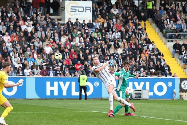 19 10 2025, xrekx, Soccer 2 Bundesliga, SV Elversberg SpVgg Greuther Fuerth v l Goal shot to 6 0 by Florian Le Joncour SV 07 Elversberg DFL DFB REGULATIONS PROHIBIT ANY USE OF PHOTOGRAPHS as IMAGE SEQUENCES and or QUASI VIDEO Elversberg