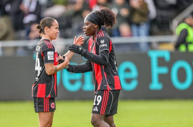 DEU, Frankfurt, Eintracht Frankfurt vs Werder Bremen, Google Pixel Frauen Bundesliga, DFB, Saison 2526, Stadion am Bretanobad, 7 Spieltag im Bild Nicole Anyomi Eintracht Frankfurt 19 scores the goal to celebrate 2 0 with GA raldine Reuteler Eintracht Frankfurt 14 DFB DFL REGULATIONS PROHIBIT ANY USE OF PHOTOGRAPHS AS IMAGE SEQUENCES AND OR QUASI VIDEO, 19 10 2025 Copyright: HMBxMedia HendrikxHamelau