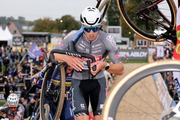 Telenet Superprestige 2025-2026 Ruddervoorde RUDDERVOORDE, BELGIUM - OCTOBER 19 : Vandeputte Niels (BEL) of Alpecin-Deceuninck during the 1st leg of the Ruddervoorde Telenet Superprestige 2025-2026 a cyclocross race for Men Elite on October 19, 2025 in Ruddervoorde, Belgium, 19 10 2025 ( Ruddervoorde Belgium  Copyright: xGiannixBarbieuxx