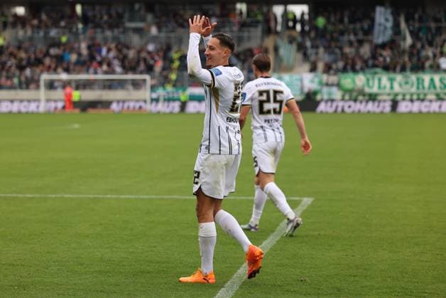19 10 2025, Soccer, Men, 2 Bundesliga, Season 2025 2026, SV 07 Elversberg SpVgg Greuther Fürth, Goal celebration to 3 0, Goalscorer Younes Ebnoutalib SV 07 Elversberg Elversberg Ursapharm Arena an der Kaiserlinde Saarland Germany EN Copyright: xSebastianxBachx