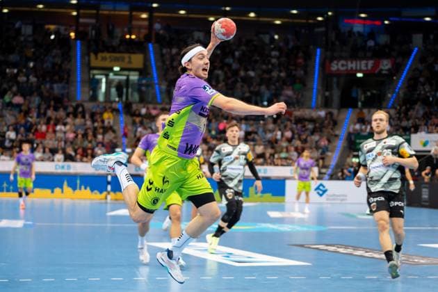 Handball I Men I Season 2025 2026 I Bundesliga I 9 Matchday I TVB Stuttgart Füchse Berlin I 19 10 2025 Kasper Thorsen Lien 7, TVB Stuttgart im Wurf Stuttgart Porsche Arena Baden Württemberg Germany Copyright: xLobeca MaxxPetershansx