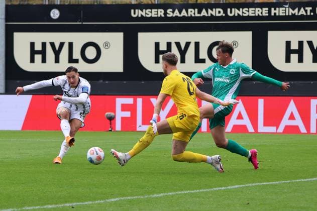 19 10 2025, Soccer, Men, 2 Bundesliga, Season 2025 2026, SV 07 Elversberg SpVgg Greuther Fürth, Goal kick to 3 0, Goalscorer Younes Ebnoutalib SV 07 Elversberg Elversberg Ursapharm Arena an der Kaiserlinde Saarland Germany EN Copyright: xSebastianxBachx