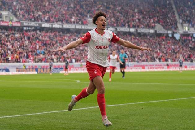 Derry Scherhant SC Freiburg, 07 Goal celebration, Emotions, Goal shot, Goal, Goal, Goal, Germany, Football, 1 Bundesliga, 7 Matchday, 2025 2026, SC Freiburg vs Eintracht Frankfurt, 19 10 2025, Europa Park Stadion, Freiburg, Germany DFL REGULATIONS PROHIBIT ANY USE OF PHOTOGRAPHS AS IMAGE SEQUENCES AND OR QUASI VIDEO Freiburg Europa Park Stadion Baden Württemberg Germany Copyright: xArnexAmbergx