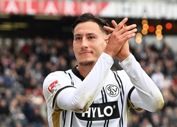 Soccer 2 Bundesliga Season 2025 26 14 09 2025 Ursapharm Arena SV Elversberg elv SpVgg Fürth fue 6 0 3 times goalscorer Younes EBNOUTALIB SV Elversberg Soccer 2 Bundesliga SV Elversberg