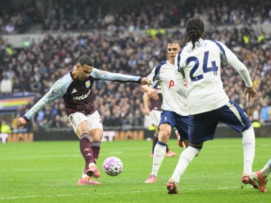 London, England, October 19, 2025: Aston Villa s Morgan Rogers (left) scores his side s equalising goal to make the score 1-1 during the Premier League match between Tottenham Hotspur and Aston Villa at the Tottenham Hotspur Stadium in London, England. (Photo by David Horton Sports Press Photo)  Copyright: xDavidxHorton SportsxPressxPhotox Sportspressphoto_SPR44837