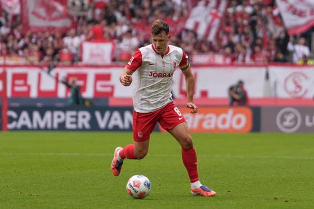 Maximilian Eggestein SC Freiburg, 08 on the ball , Germany, Soccer, 1 Bundesliga, 7 Matchday, 2025 2026, SC Freiburg vs Eintracht Frankfurt, 19 10 2025, Europa Park Stadion, Freiburg, Germany DFL REGULATIONS PROHIBIT ANY USE OF PHOTOGRAPHS AS IMAGE SEQUENCES AND OR QUASI VIDEO Freiburg Europa Park Stadion Baden Württemberg Germany Copyright: xArnexAmbergx