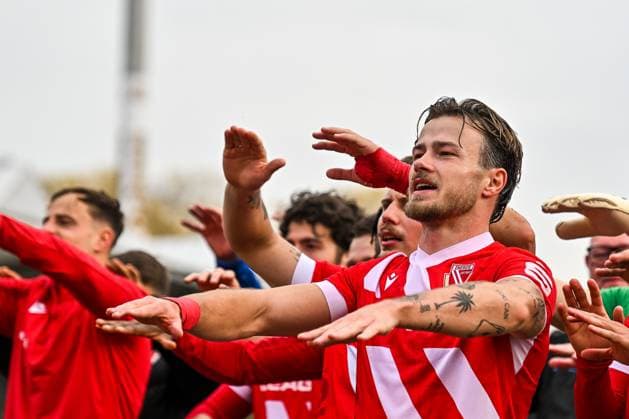 GER, 3 Liga, SSV Ulm 1846 vs FC Energie Cottbus 19 10 2025, Donaustadion, Ulm, GER, 3 Liga, SSV Ulm 1846 vs FC Energie Cottbus, in the picture cheering after the match, Henry Rorig Cottbus, 3 nordphotoxGmbHx xHafner nph00200