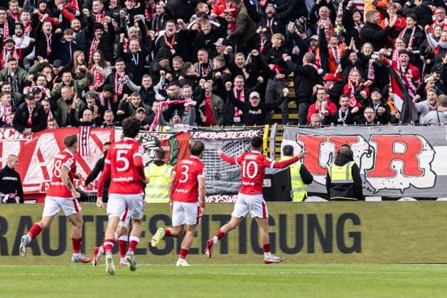 Football, Season 2025 2026, 3 Liga, Donaustadion Ulm, 11 Matchday, SSV Ulm 1846 Football FC Energie Cottbus, 19 10 2025 19 10 2025, Football, Season 2025 2026, 3 Liga, Donaustadion Ulm, 11 Matchday, SSV Ulm 1846 Football FC Energie Cottbus, Goal celebration joy after goal goal shot to 0 1 by 10 Tolcay Cigerci Energie Cottbus Photo Lucca Fundel Ulm Donaustadion Baden Württemberg Germany