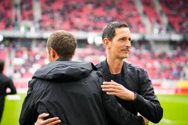 Germany, Soccer, 1 Bundesliga, Season 2025 2026, Matchday 7 SC Freiburg vs Eintracht Frankfurt Europa Park Stadion Freiburg Julian Schuster SC Freiburg, Coach Dino Toppmöller Eintracht Frankfurt ,Coach Freiburg Europa Park Stadion Baden Württemberg Germany Copyright: xFINLEYxMÖRCHx