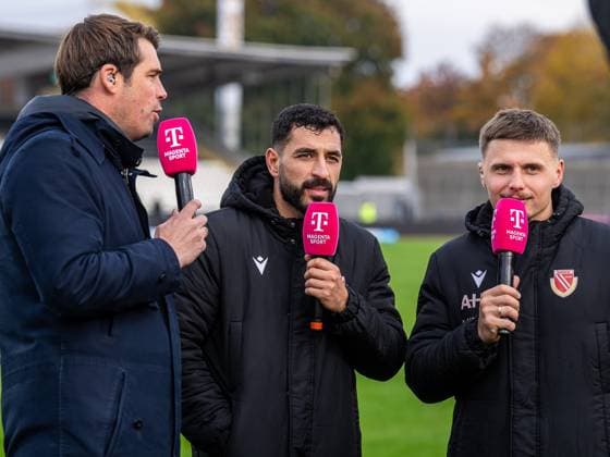 Tolcay Cigerci FC Energie Cottbus, 10 and Erik Engelhardt FC Energie Cottbus, 18 look at the goals after the match during the interview with Magenta TGV, GER, SSV Ulm 1846 vs FC Energie Cottbus, Football, 3 Liga, Spielzeit 2025 2026, 19 10 2025, DFB DFL regulations prohibit any use of photographs as image sequences and or quasi video GER, SSV Ulm 1846 vs FC Energie Cottbus, Football, 3 Liga, Spielzeit 2025 2026, 19 10 2025 Ulm Copyright: xMichaelxSchmidt Eibner-Pressefotx EP_MST