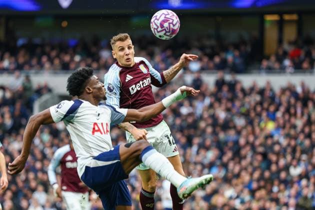 Tottenham Hotspur v Aston Villa Premier League 19 10 2025. Tottenham Hotspur midfielder Mohammed Kudus (20) and Aston Villa defender Lucas Digne (12) during the Premier League match between Tottenham Hotspur and Aston Villa at Tottenham Hotspur Stadium, London, United Kingdom on 19 October 2025. London Tottenham Hotspur Stadium London United Kingdom Editorial use only DataCo restrictions apply See www.football-dataco.com , Copyright: xToyinxOshodix PSI-23050-0052