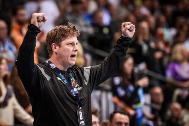 Nikolej Krickau Fuechse Berlin, Coach Cheers, joy, winning pose GER, TVB 1898 Stuttgart Fuechse Berlin, DAIKIN HBL, Handball, Bundesliga, Matchday 9, 2025 2026 season, 19 10 2025 GER, TVB 1898 Stuttgart Fuechse Berlin, DAIKIN HBL, Handball, Bundesliga, Matchday 9, 2025 2026 season, 19 10 2025 Stuttgart Copyright: xSandyxDinkelackerx EP_SDR