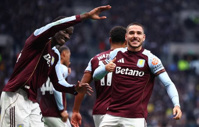 London, England, 19th October 2025. Emi Buendia of Aston Villa celebrates after scoring to make it 2-1 during the Tottenham Hotspur vs Aston Villa Premier League match at the Tottenham Hotspur Stadium, London. Picture credit should read: Paul Terry Sportimage EDITORIAL USE ONLY. No use with unauthorised audio, video, data, fixture lists, club league logos or live services. Online in-match use limited to 120 images, no video emulation. No use in betting, games or single club league player publications. SPI_027_PT_Tottenham_Villa SPI-4223-0027