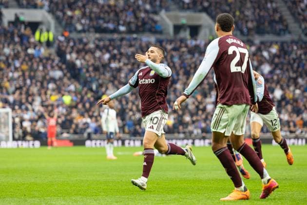 Tottenham Hotspur v Aston Villa, Premier League, Football, Tottenham Hotspur Stadium, London, UK - 19 Oct 2025 Goal. Emiliano Buendia of Aston Villa celebrates after he scores the second goal of for Aston Villa London The Tottenham Hotspur Stadium GBR, UK NEWSPAPERS OUT Copyright: xEllixBirchx
