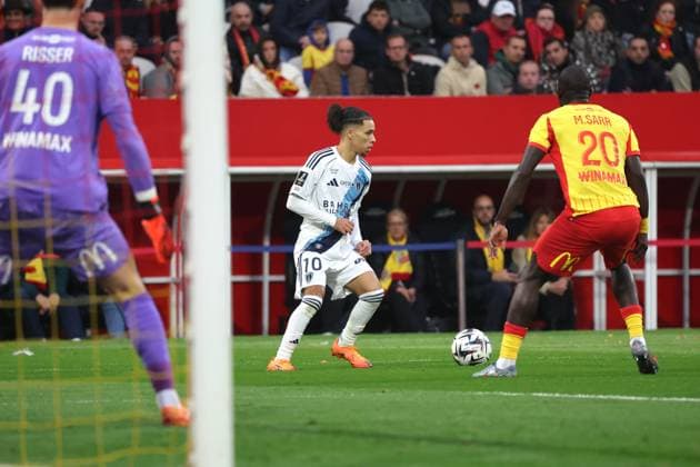 FOOTBALL : RC Lens vs Paris FC - Ligue 1 J8 - 19 10 2025 Ilan KEBBAL (Paris FC) lors du match RC Lens vs Paris FC, Ligue 1 J8, stade Bollaert-Delelis, le 19 octobre 2025 - photo Laurent Sanson PsnewZ  Copyright: xLaurentxSANSONx xPsnewZx